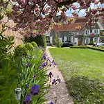 Artist Ernest Renoux's Atelier, Romantic Retreat Tatil Evi