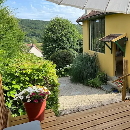 بيت للعطل Artist Ernest Renoux's Atelier, Romantic Retreat *
